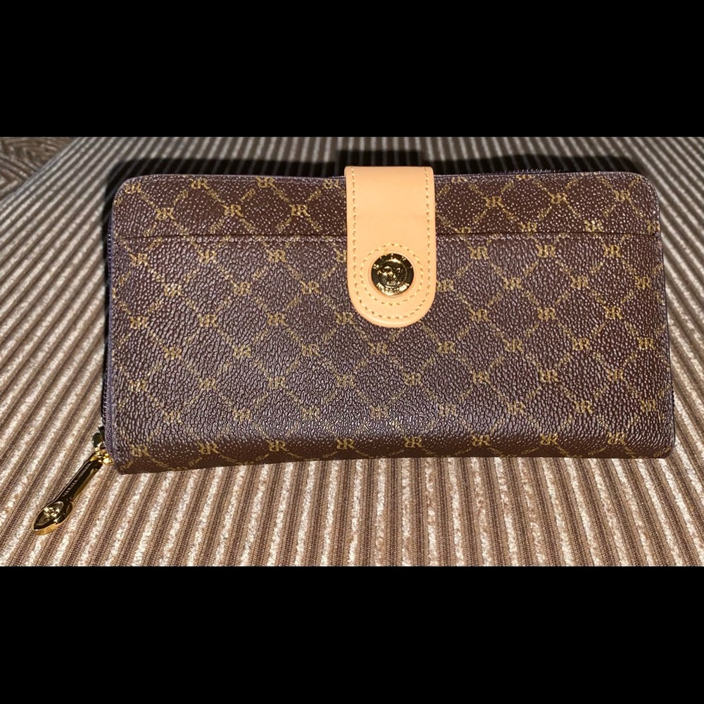 Brand New Rioni Button Zip Wallet